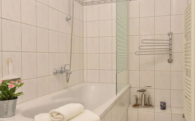 Charming Apartment in Stove With Garden