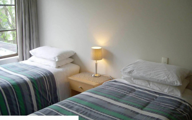 Tudor Court Motel