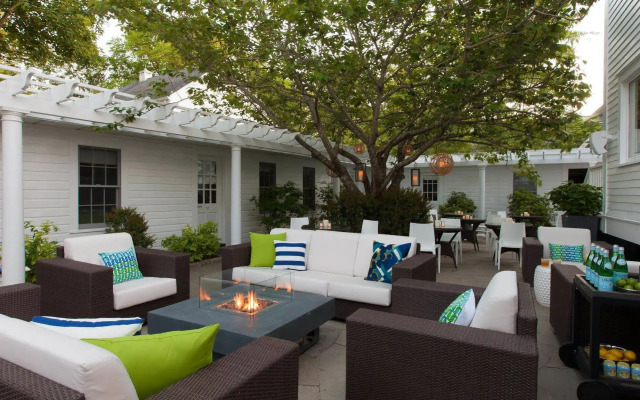 76 Main Ink Press Hotel