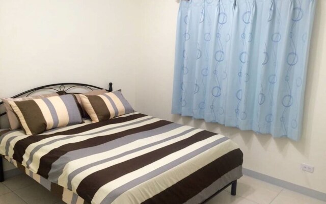 Tainan Zonghua Road Guest House