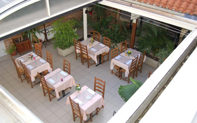 Hotel Des Couronnes Chateaudun