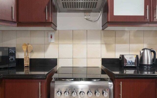 Homely Apt Steps Away to the Beach, JBR