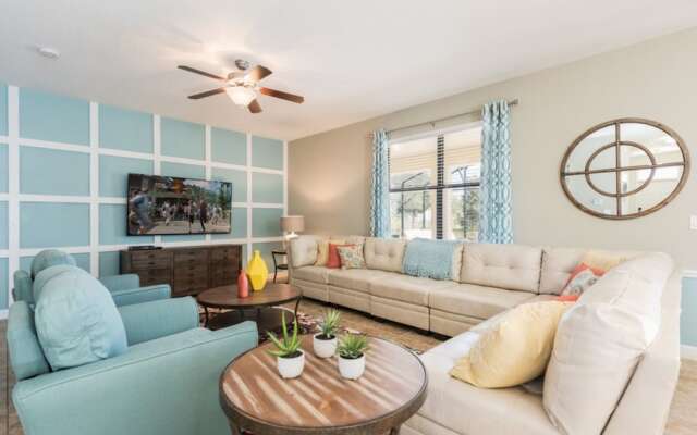 1401 Moonvalley Drive