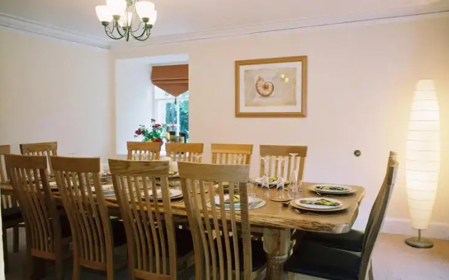 Achnagonalin Lodge