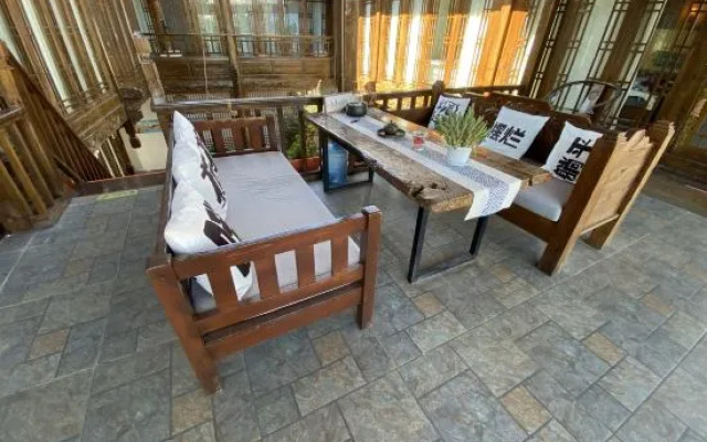 Lijiang Ancient City Xishan Tea House Inn