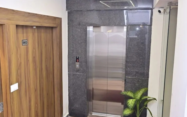 Hotel Noble Nook 100 ft. Road Indiranagar