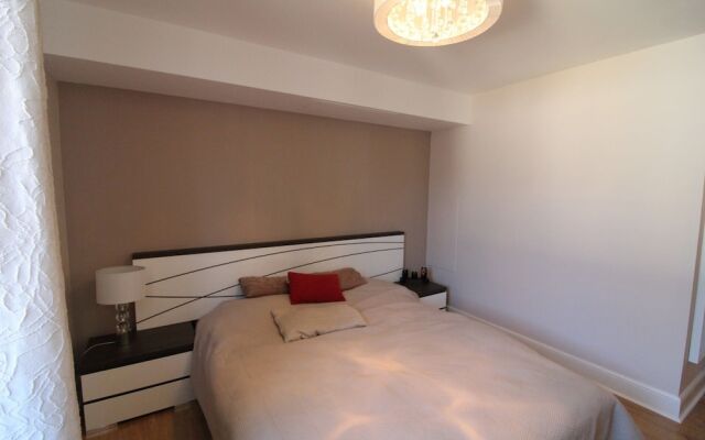 Stylish Modern 1BR Flat for 4 in Shore Side Leith