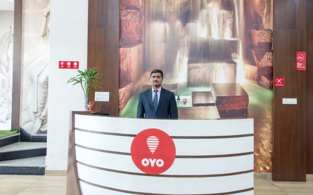 OYO 10893 Hotel Divine Inn