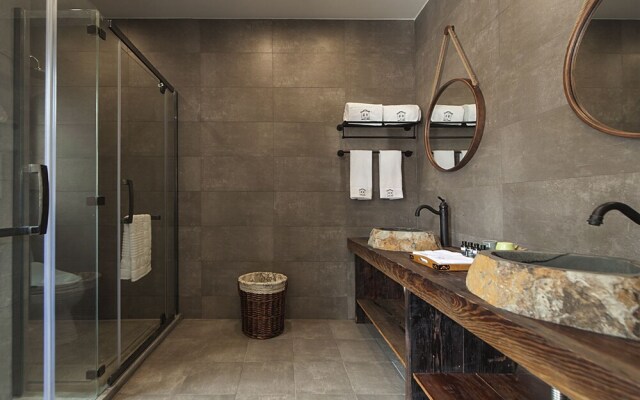 Wuzhen Ziye Musu Inn