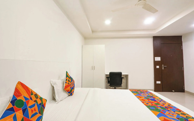 OYO Flagship 69518 Blue Dawn Dlf