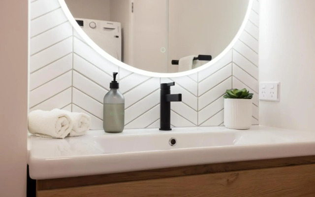 Rooftop Retreat - Mount Maunganui Holiday Home