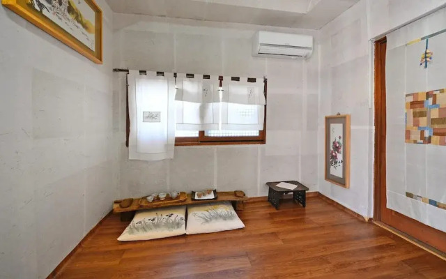 Gyeongju Hanokstay Hangbokhanzip