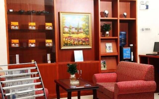 HanTing Hotel (Baoding Sanfeng Road Agricultural University)