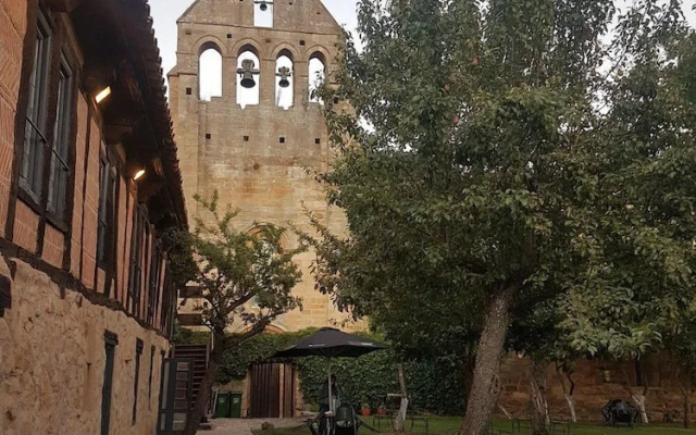 Posada Santa Maria La Real
