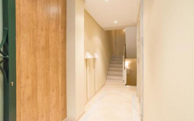 Gr0-Quiet Apartment, Private Backyard, Walk To Old Town