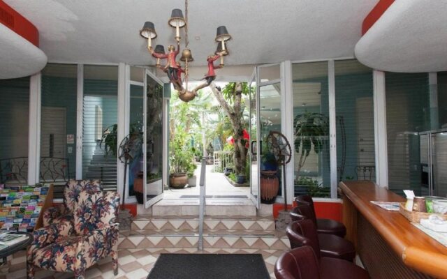 Manhattan Tower Apartment Hotel