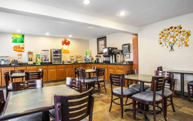 Quality Inn & Suites Ankeny - Des Moines