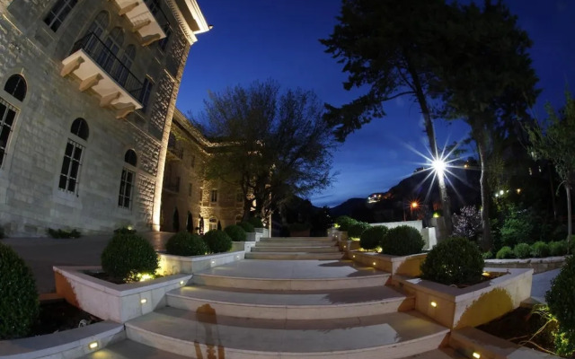 Grand Kadri Hotel