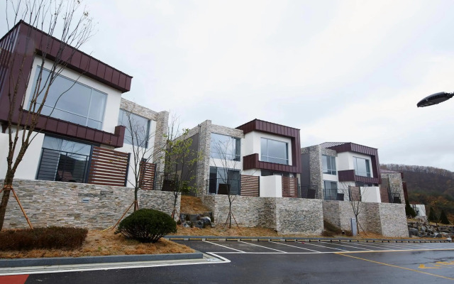 Ramada Hotel & Suites by Wyndham Gangwon Pyeongchang