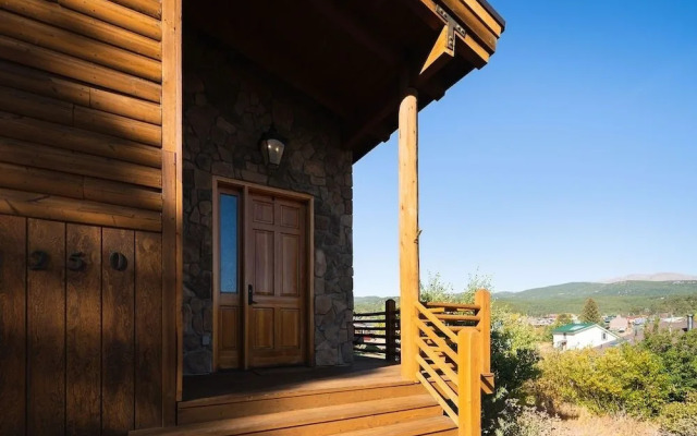 Nederland Getaway 4 Bedroom Home by RedAwning