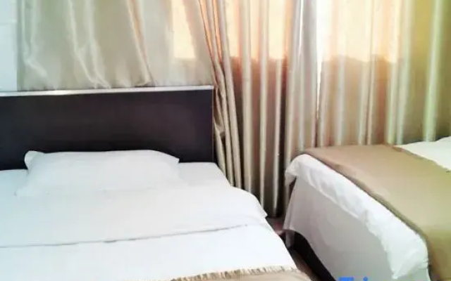 Xingyi Longquan Business Hotel
