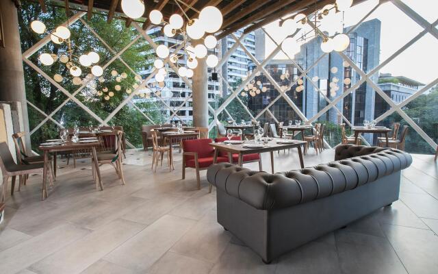 V Grand Hotel, a member of Radisson Individuals