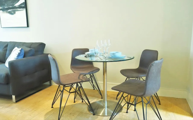 Spacious Elegant Apartments in Southbank