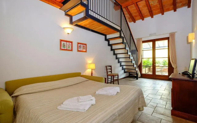 Apartment Overlooking Piombino Beach