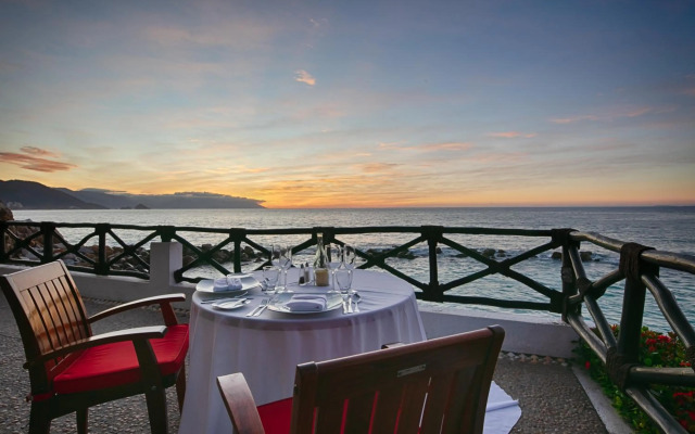 Costa Sur Resort & Spa