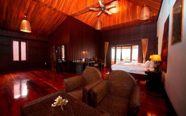 Nam Ou Riverside Hotel & Resort