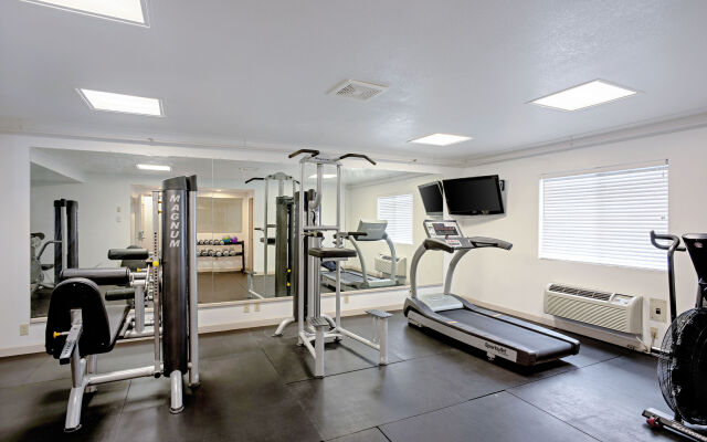 Clarion Pointe Medford