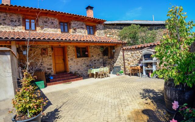 Rural house in the mountain of Leon