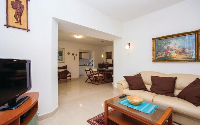 Beautiful Home in Omisalj With Wifi and 3 Bedrooms