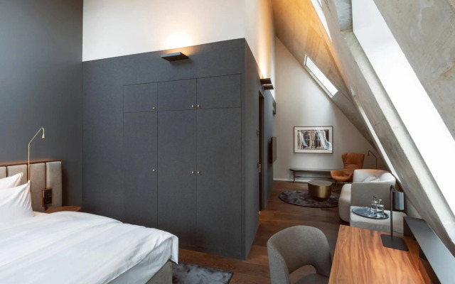 Legend Hotel