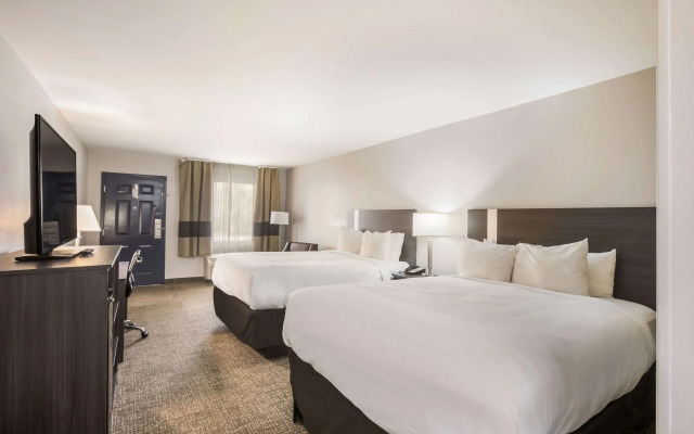 Clarion Pointe Forsyth I-75