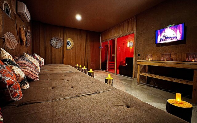 Wolf Of The City Hotel & Spa
