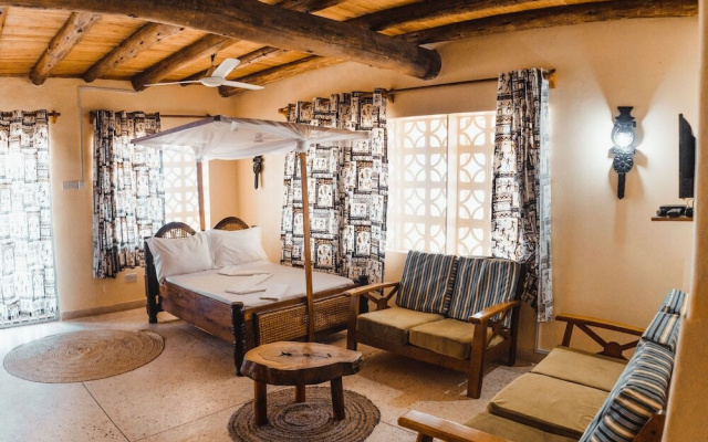 Bahari Beach Hostel