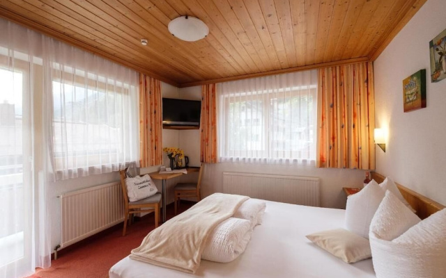 Hotel Garni DIAS