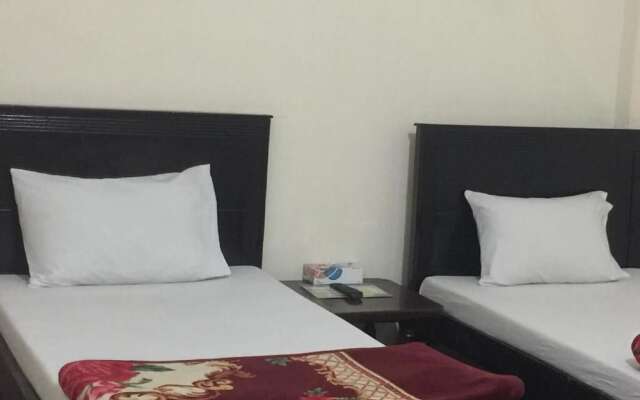 Yasin Holiday Hotel