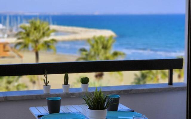 Merab Holidays Apartment Sunorama Beach Gardens 402