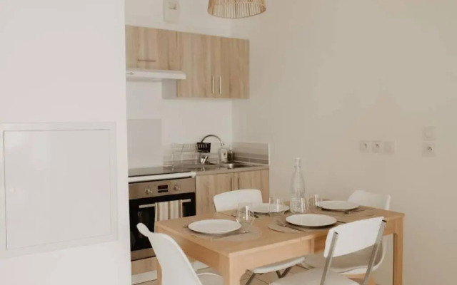 Bel appartement climatisé avec place de parking