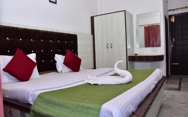 Raj Resort
