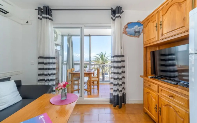 Villa in Empuriabrava With Pool & Canal Access