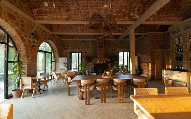 Izz Getaway – Adults Only