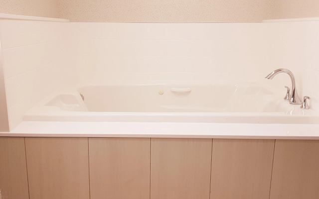 Holiday Inn Express & Suites Surrey by IHG