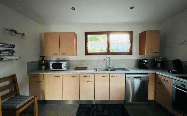 Chalet Casa de Monzel with 6-Person Jacuzzi & Panoramic View