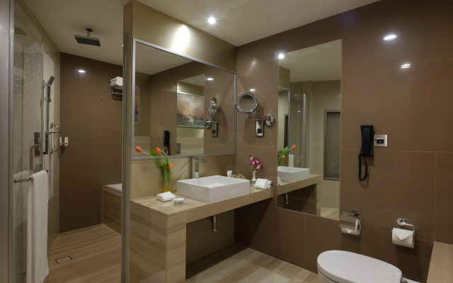 Holiday Inn Kuwait Al Thuraya City by IHG