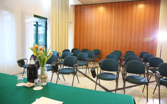 Phi Hotel Emilia