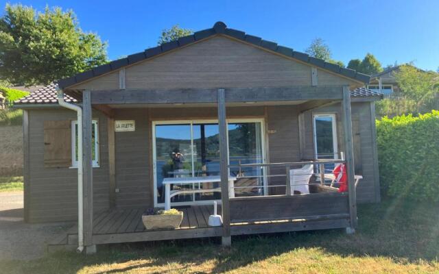 Les Rives Du Lac Du Laouzas