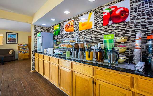 Quality Inn & Suites Greensburg I-74